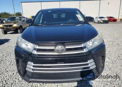 2018 Toyota Highlander Le z USA, uszkodzony, nr VIN 5TDZARFH9JS037097